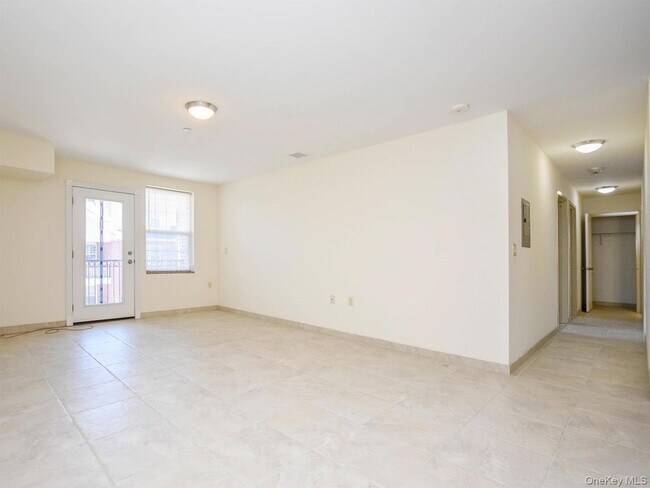 Building Photo - 400 Carney St