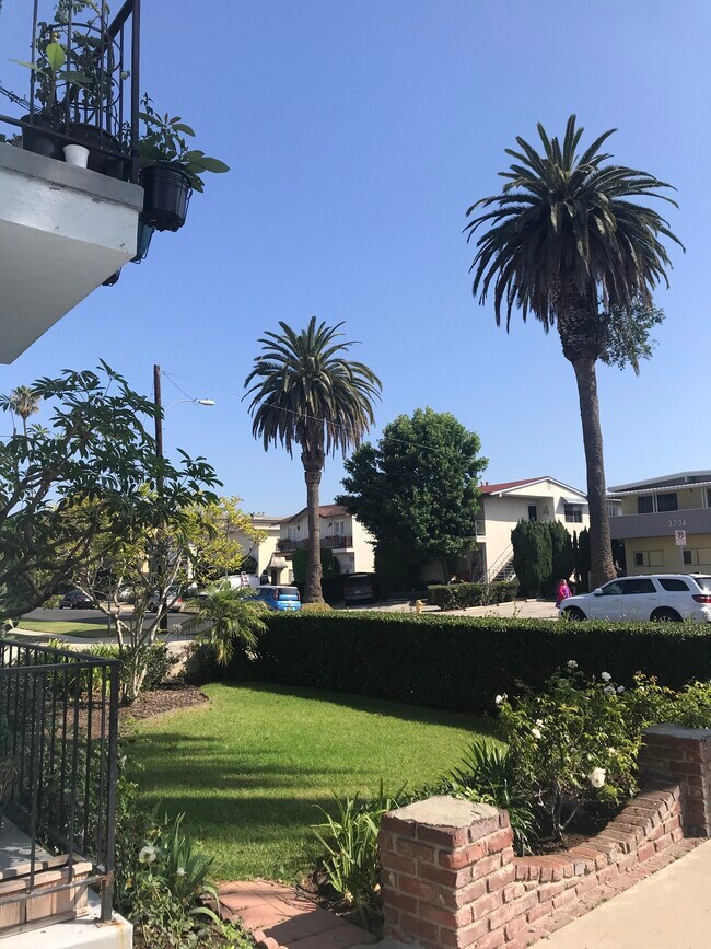 view from front patio - 3741 Westwodl blvd