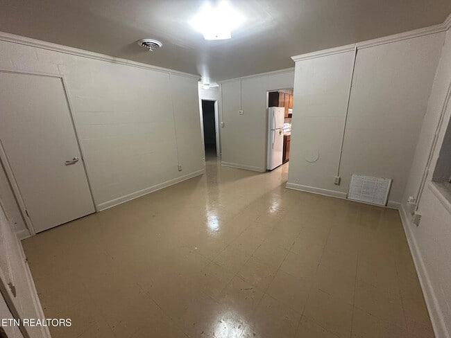 Building Photo - 706 Jay St