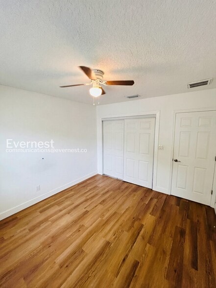 Building Photo - 2070 Loma Linda Way N