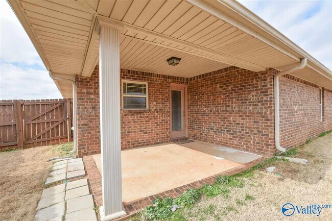 Building Photo - 103 Benteen Ave