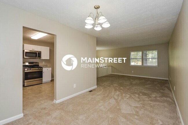 Building Photo - 4 Bedroom Pet-Friendly Home in Lithonia, G...