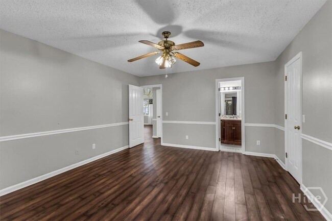 Building Photo - 138 Penn Station