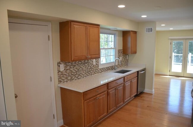 Building Photo - 9012 Paddock Ln