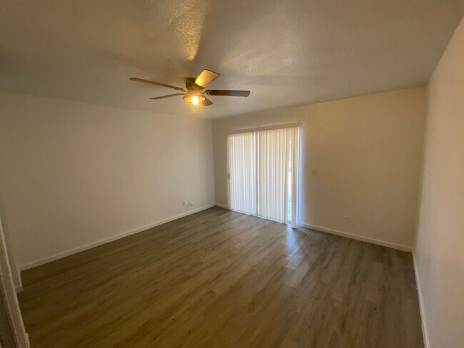 Building Photo - Charming 2 Bedroom, 1 Bathroom with private carport