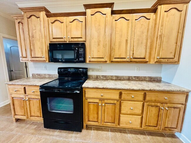 Building Photo - Walnut Trace Subdivision