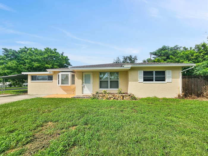 Primary Photo - 10849 60th Ave N