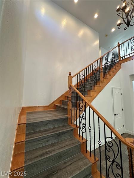 Building Photo - 2321 Martinique Ave