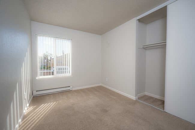 Breakwater 3 Bed, Bedroom - Breakwater Apartments