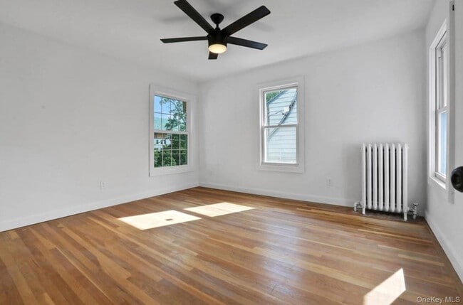 Building Photo - 27 Tioronda Ave