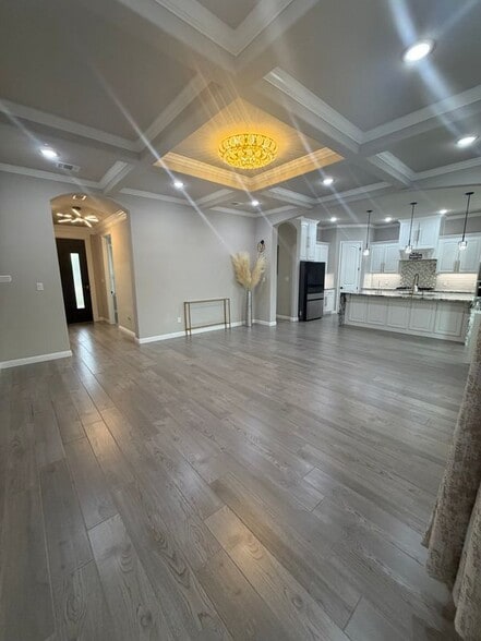 Building Photo - 4005 Gallivant Dr