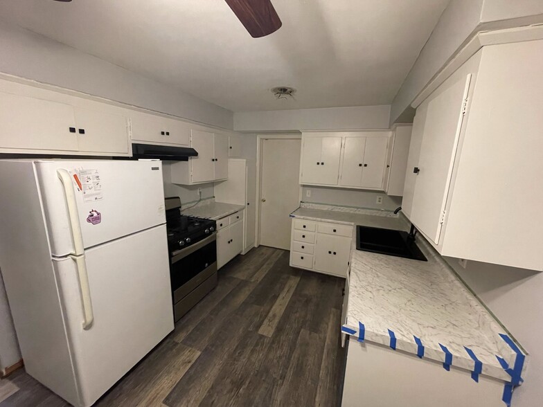 Building Photo - 5120 Hiawatha Ave