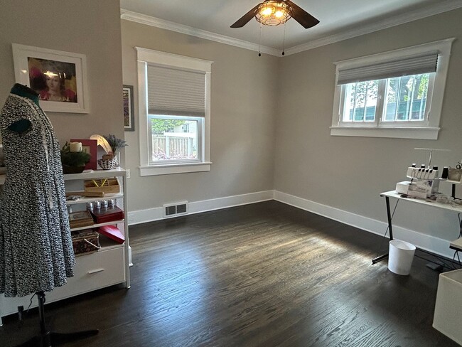 Building Photo - Updated 4 Bed 3 Bath Highlands Bungalow