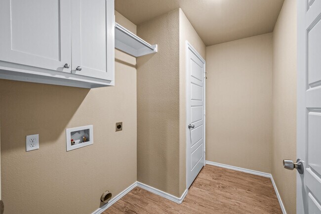 Building Photo - 309 Ave H