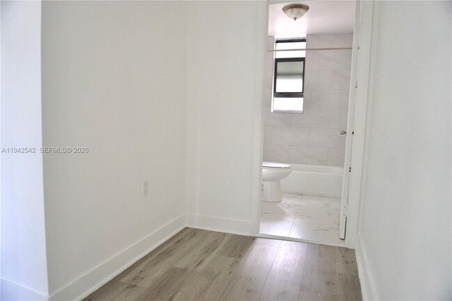 Building Photo - 337 SW 5th Ave