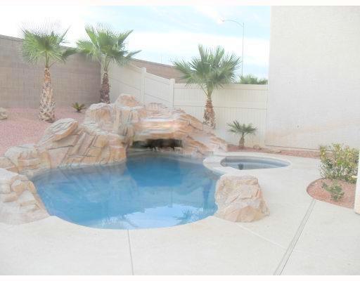 Building Photo - Beautiful 3 Bedroom Home in Mountains Edge with Pool/Spa