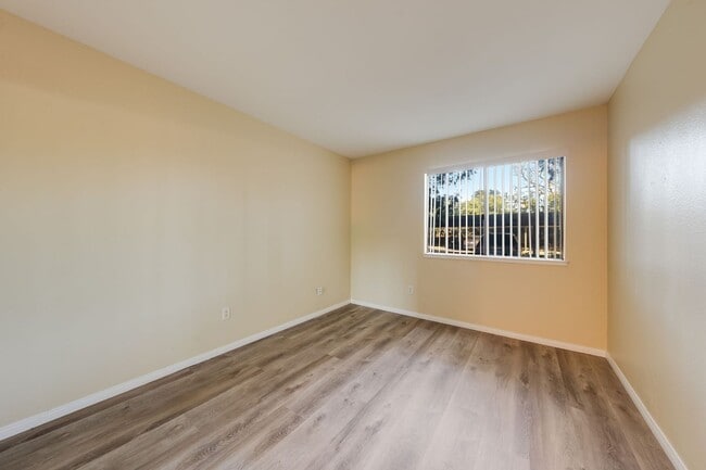 Building Photo - 3715 Tallyho Dr