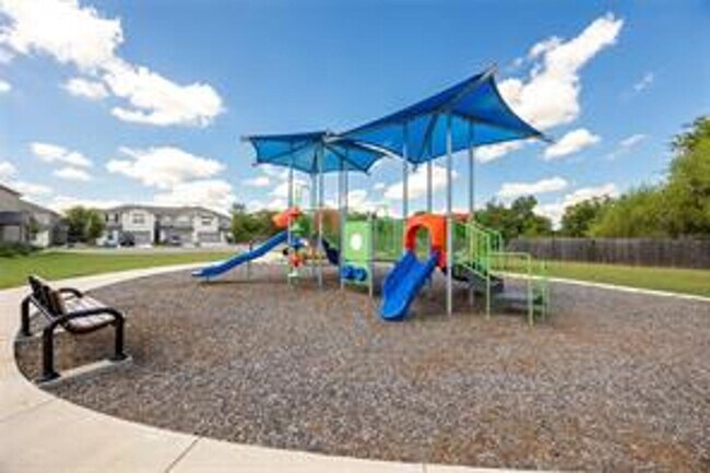 Building Photo - Spacious Condominium