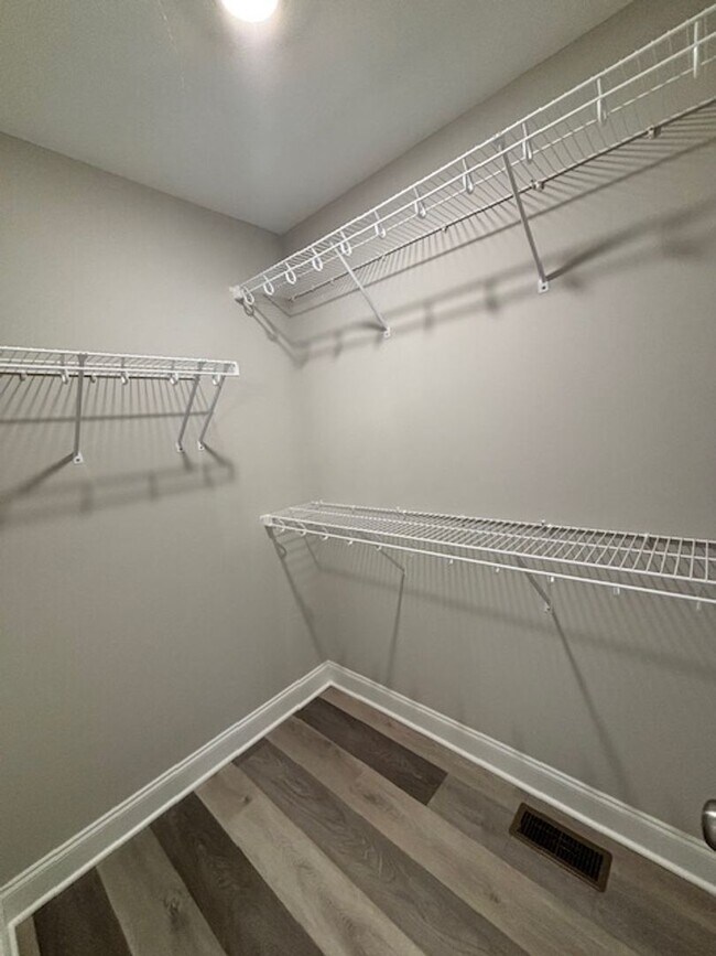 Building Photo - 1146 Melody Ave