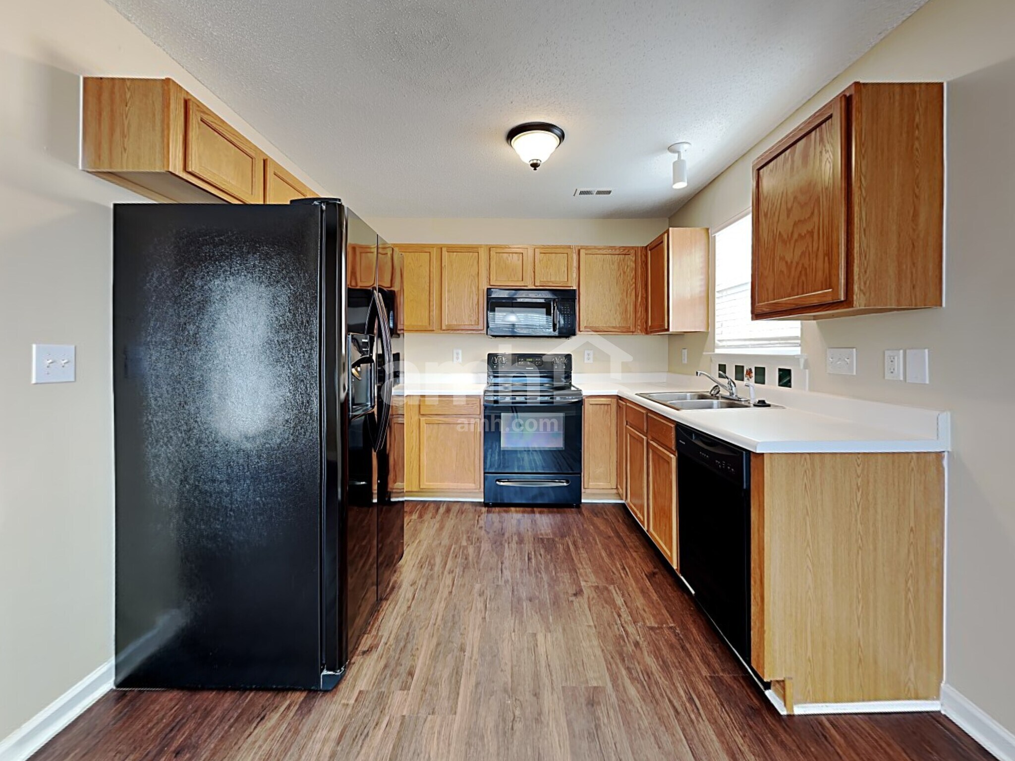 Building Photo - 430 Old Wood Ln