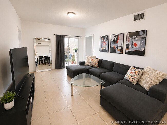 Building Photo - 3271 Sabal Palm Manor