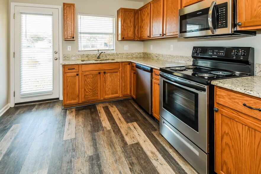 Building Photo - 6266 Rolling Tree Ct