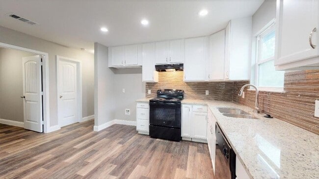 Building Photo - 428 N Cherokee Shores Dr