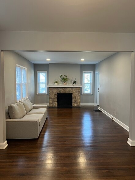 Building Photo - 1430 S Champion Ave