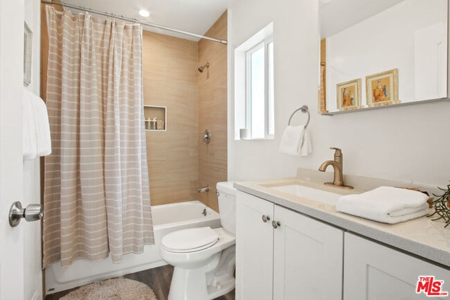 Building Photo - 6438 Rhea Ave