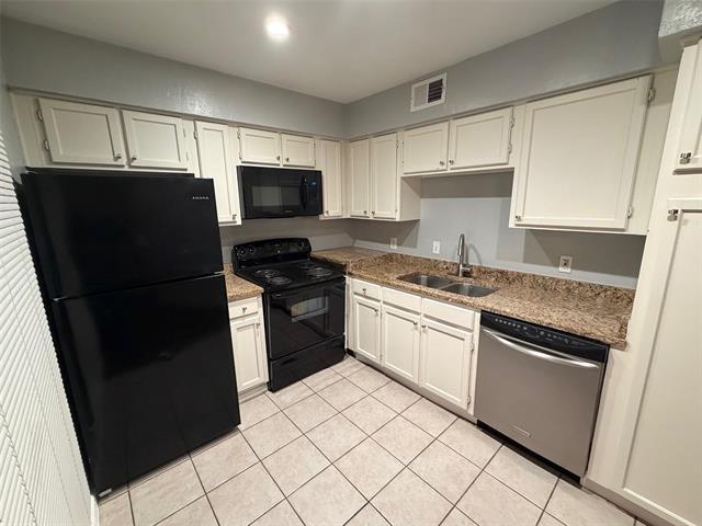 Building Photo - 2300 Balsam Dr