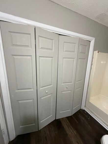 Laundry Area - 22235 Hood St