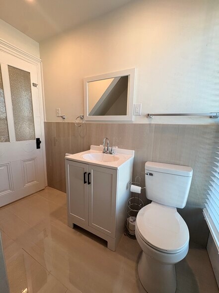 Building Photo - 61 Forest Ave