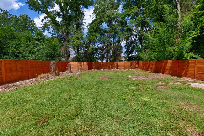 Building Photo - 2806 Union Dr NW