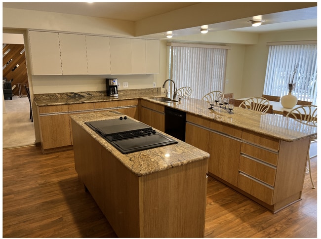 kitchen - 5835 Pinecroft Dr