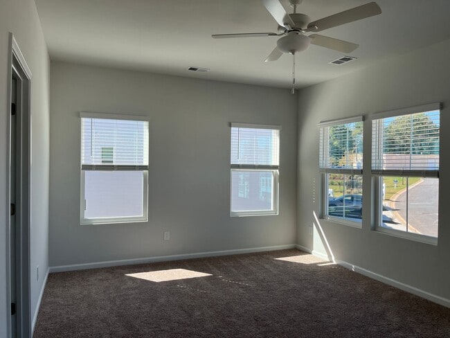 Building Photo - Brand New 3/3 Move In Ready Now!