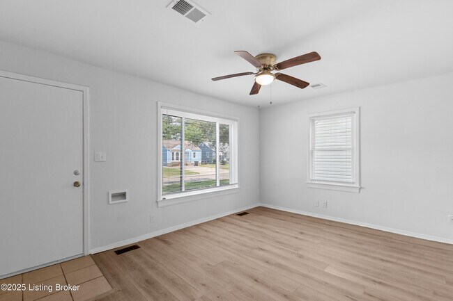 Building Photo - 1620 Phyllis Ave