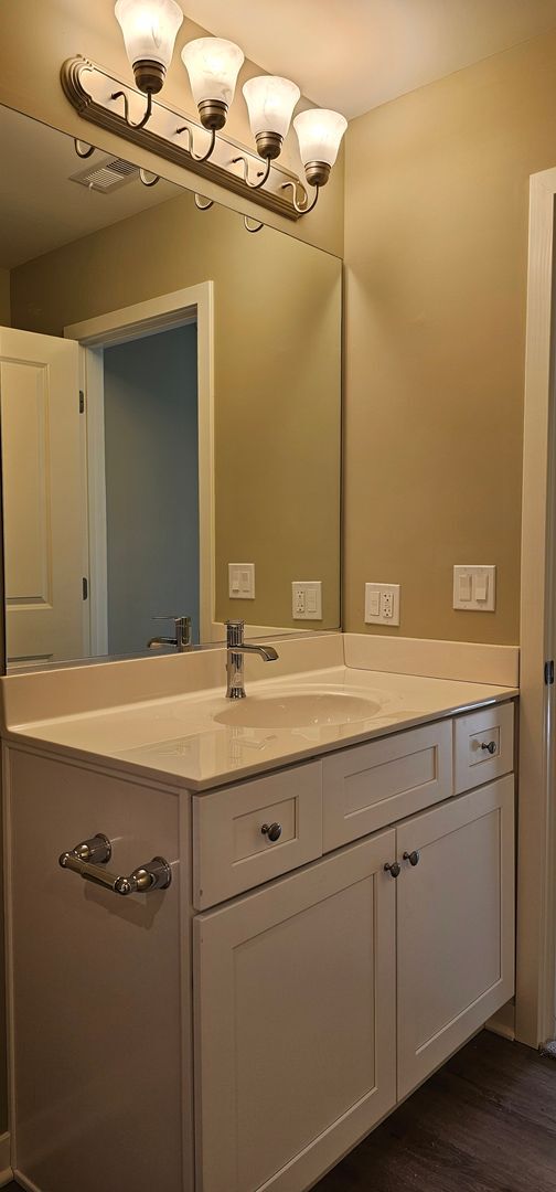 Building Photo - Chestnut - 2Br/2Ba Rental Home - Second Floor