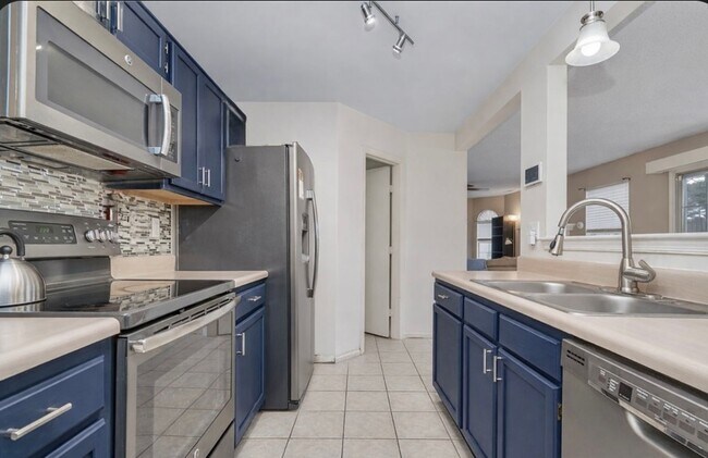 Building Photo - End Unit Condo Close to Chic's Beach & Little Creek Naval Base