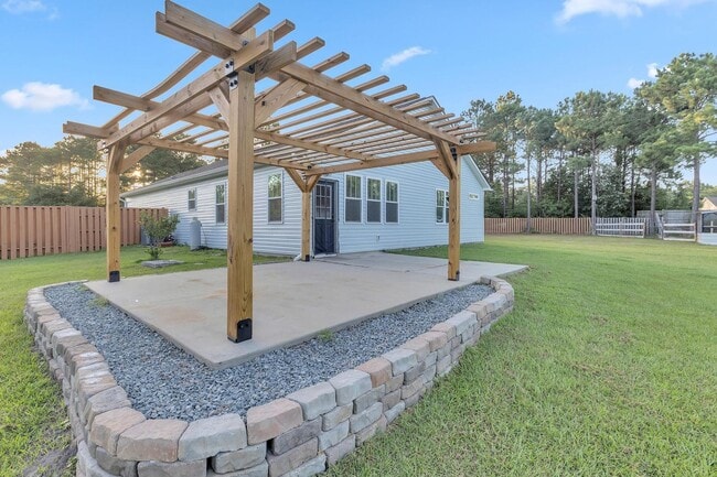Building Photo - 5 Acres for rent in Holly Ridge!