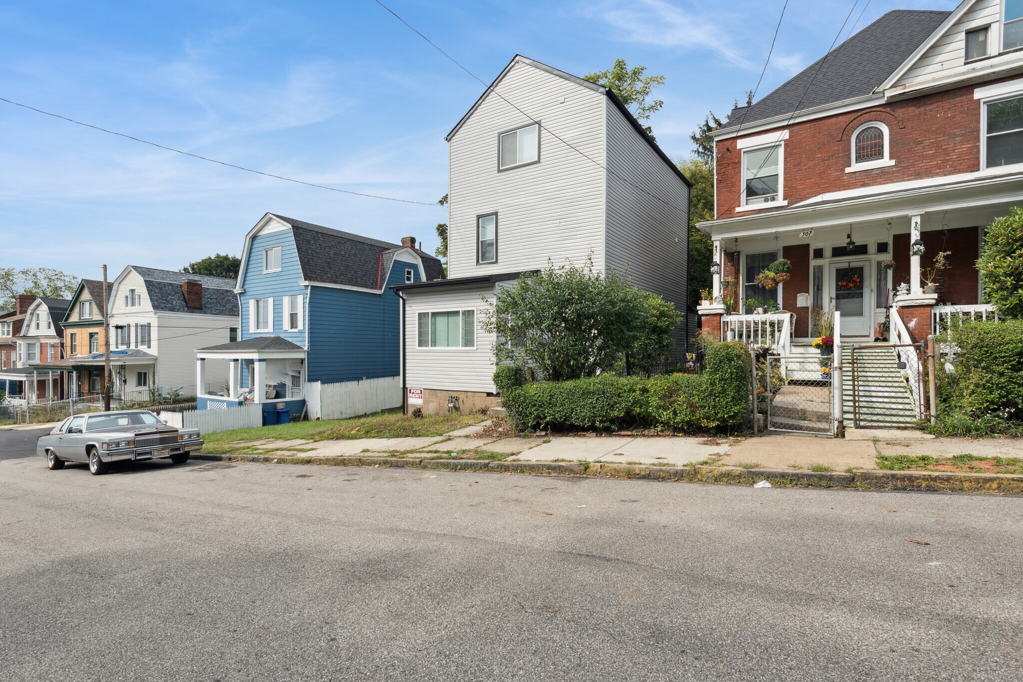 Building Photo - 305 N Graham St