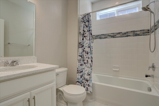 Building Photo - 5-Bed/4-Bath built in 2022!