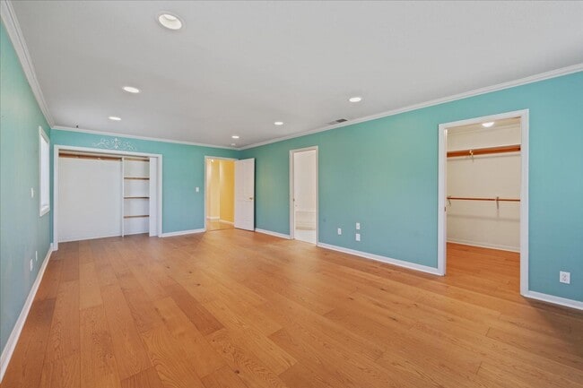 Building Photo - 833 Ocean View Ave