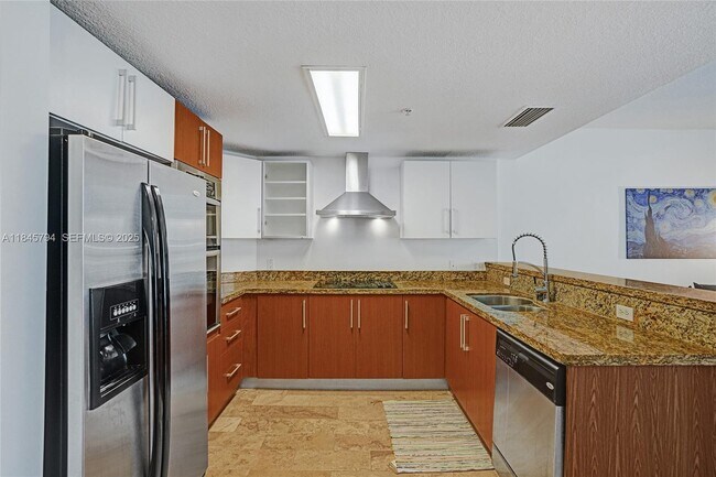 Building Photo - 170 SE 14th St