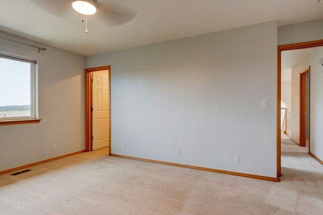 Building Photo - Stunning 4 Bedroom, 2.5 Bathroom Home With...