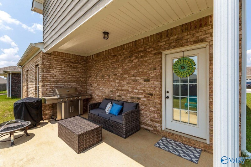 Building Photo - 15695 Landview Ln