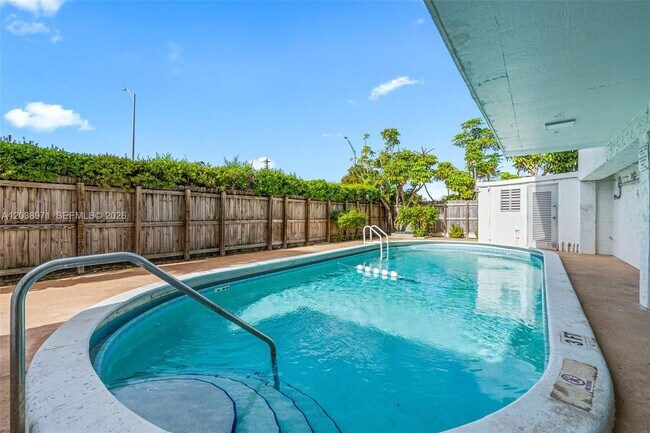 Building Photo - 6545 Indian Creek Dr