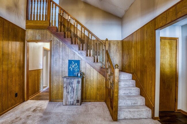 Building Photo - 402 Cottonwood St