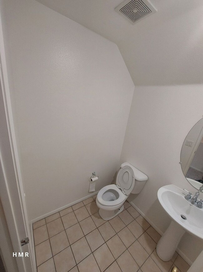 Building Photo - Stunning Two-Story Home with 4 Bedrooms an...