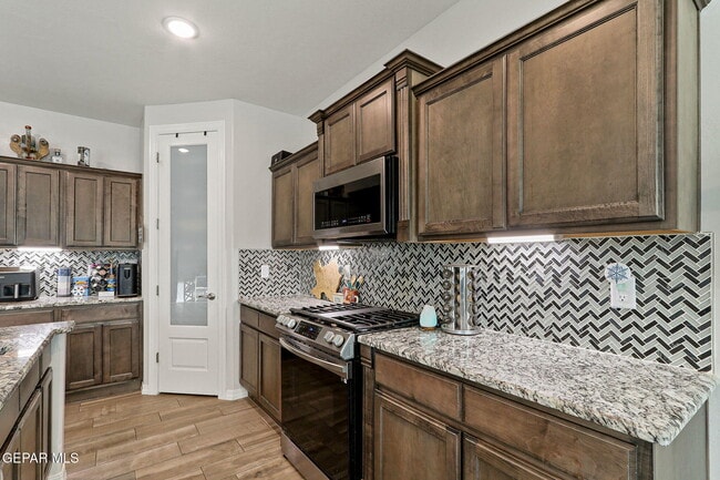 Building Photo - 883 Crystal Rook Dr