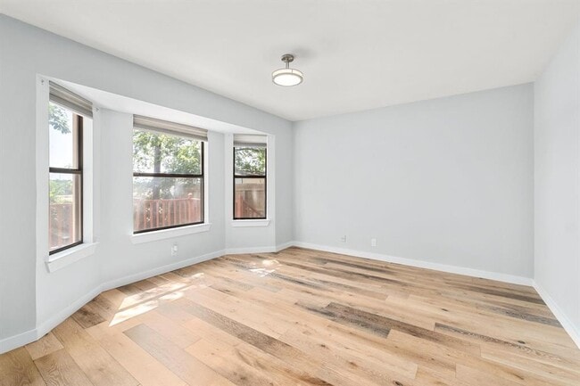 Building Photo - 1215 Robin Trail